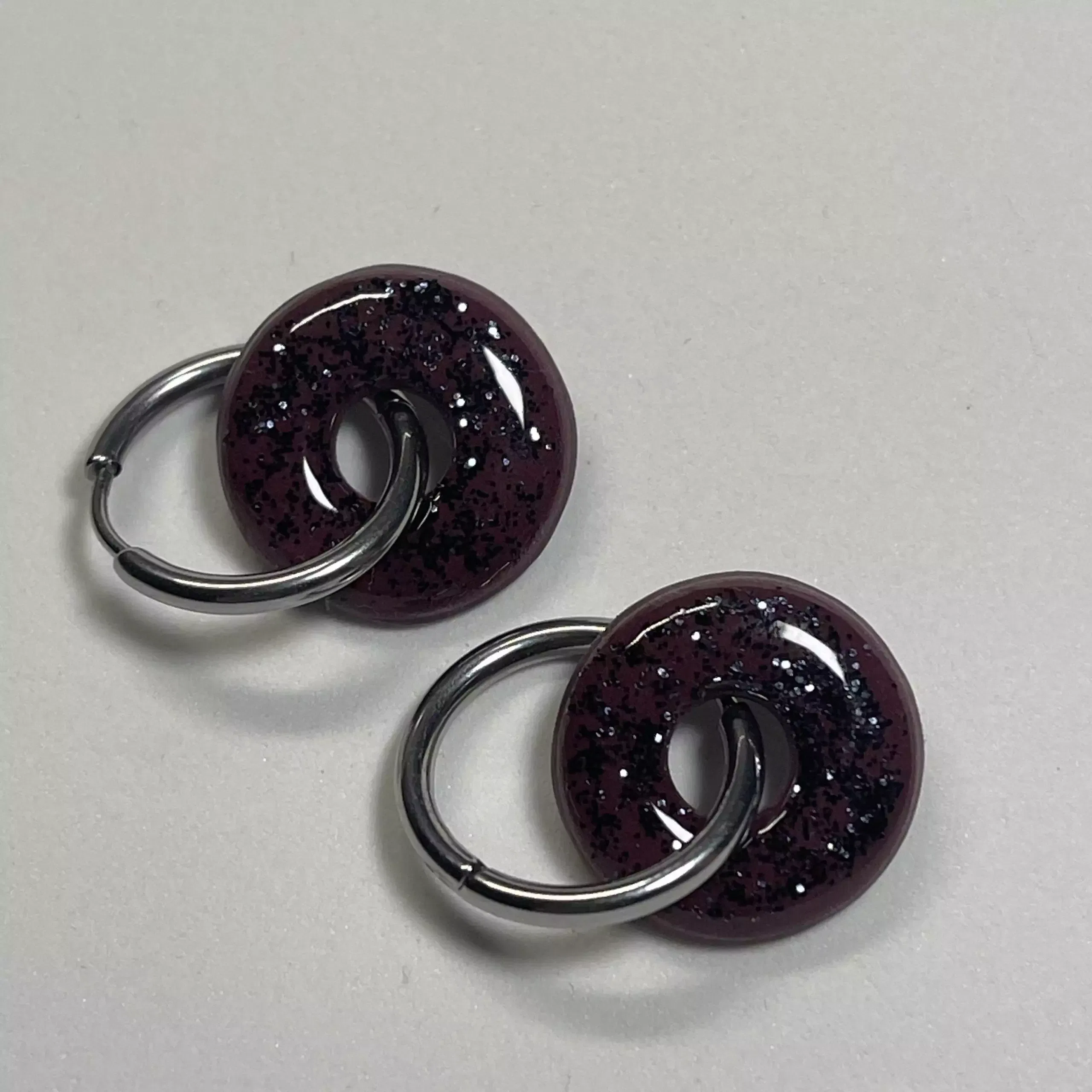Pendiente + Charm Donut Lava