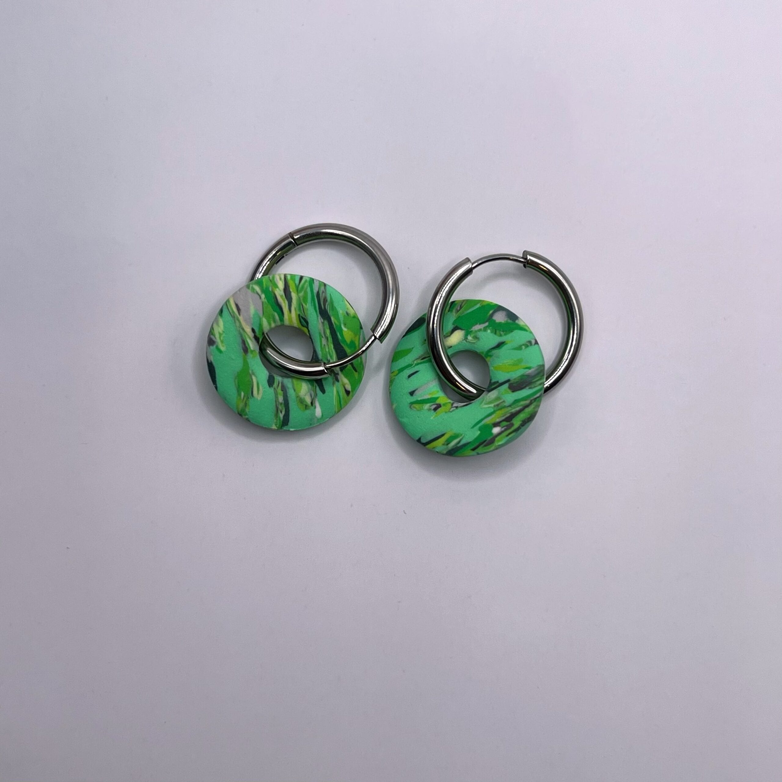 Pendiente + Charm Donut Pistacho