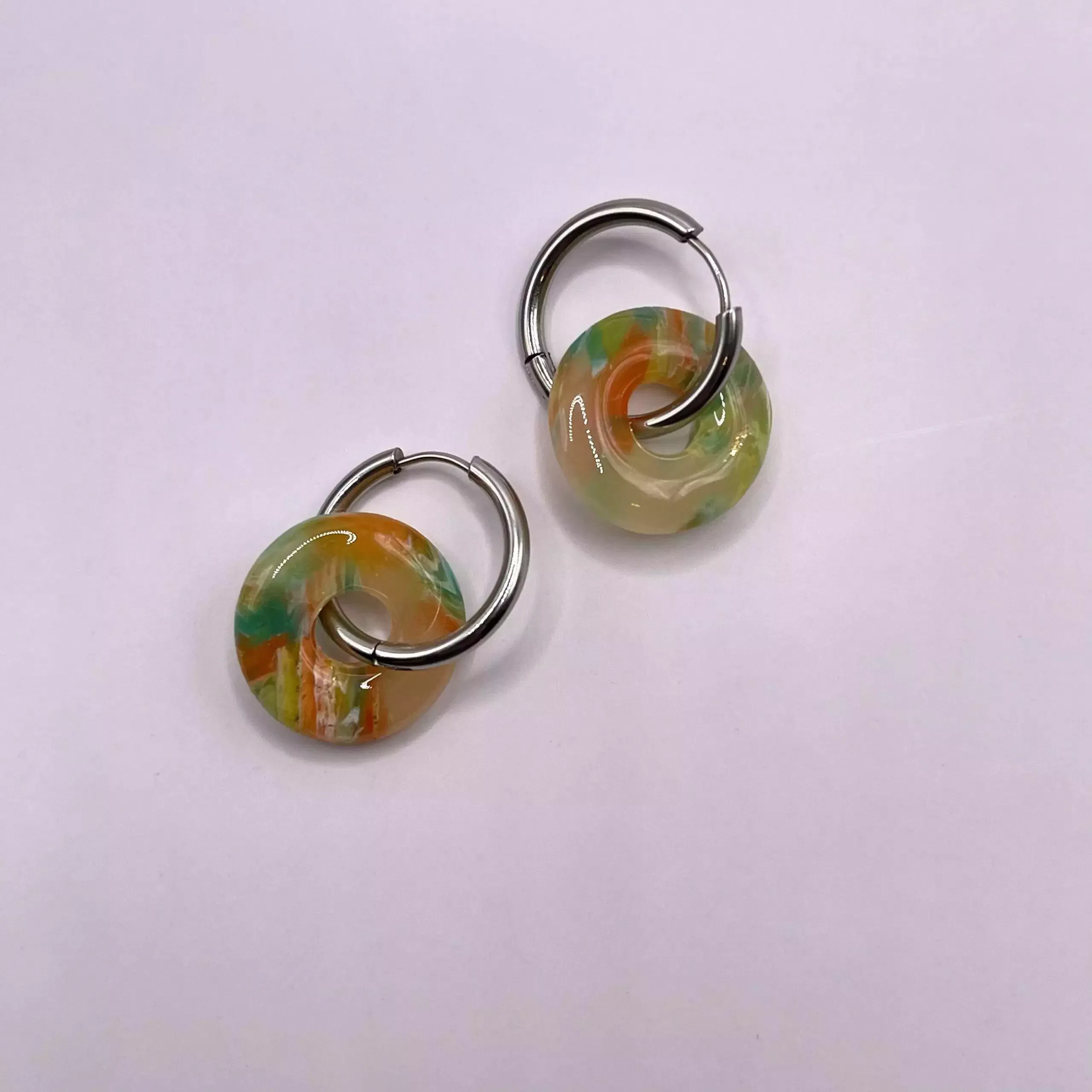Pendiente + Charm Donut Gould