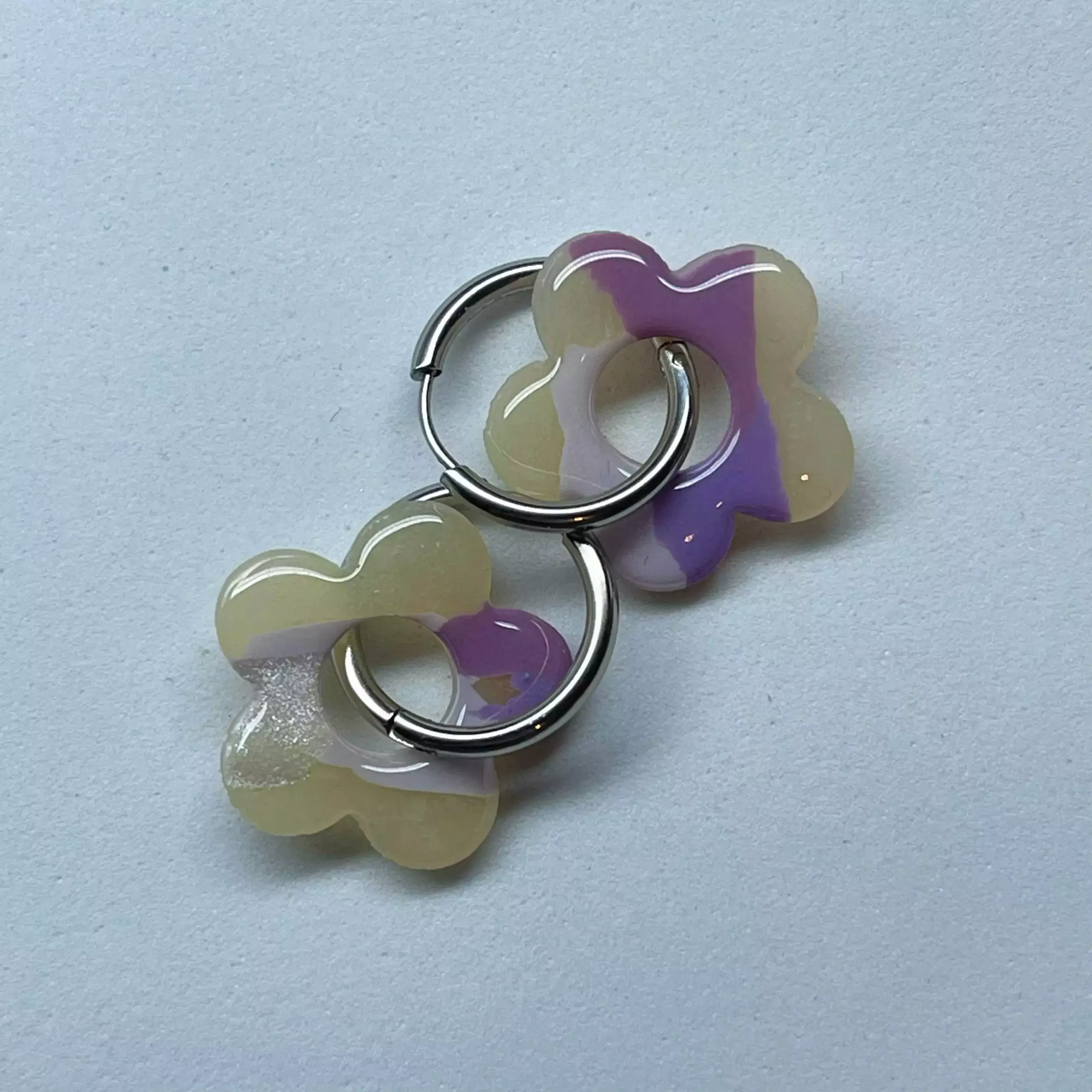 Pendiente + Charm Flor Aguas Lilas