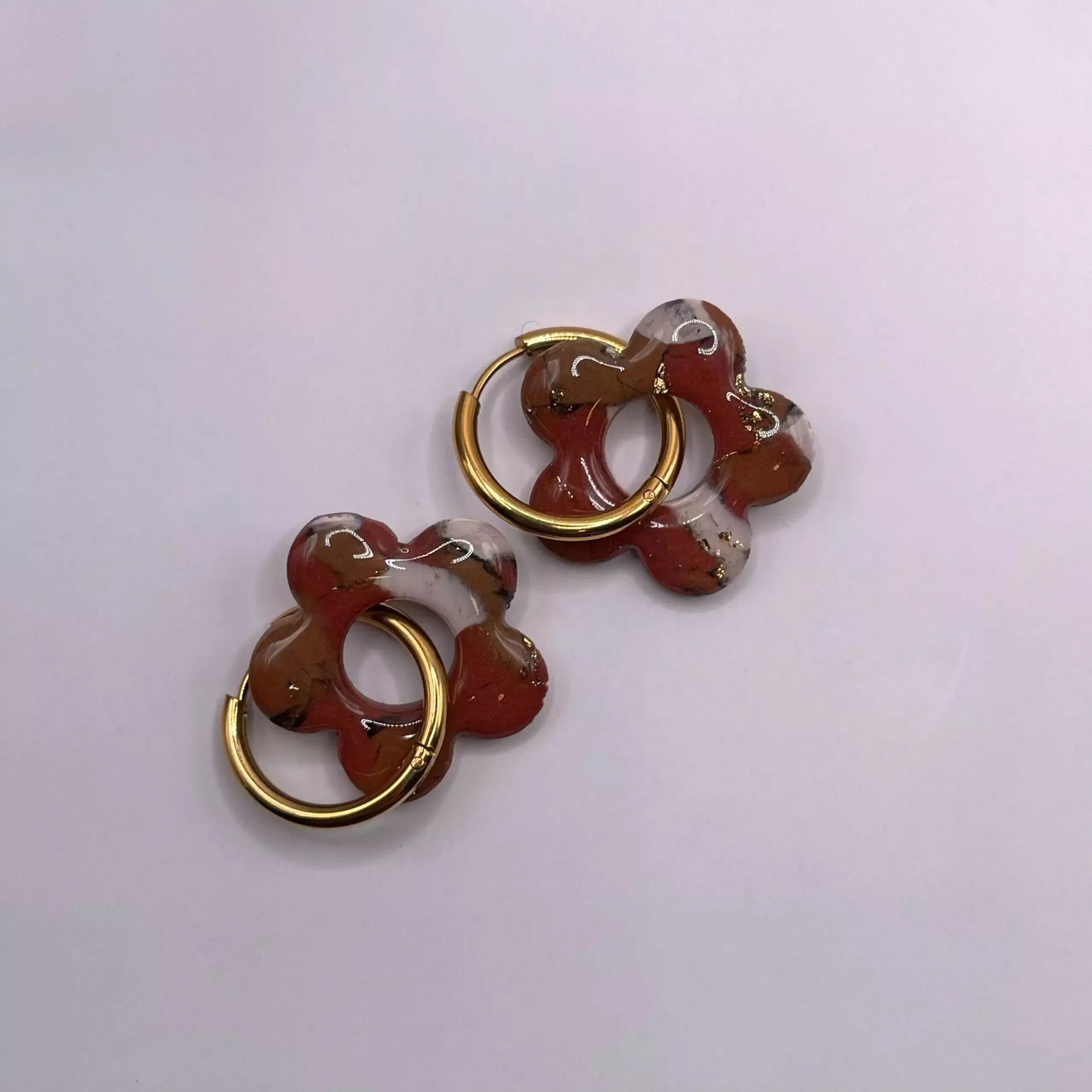 Pendiente + Charm Flor Tierras 2025