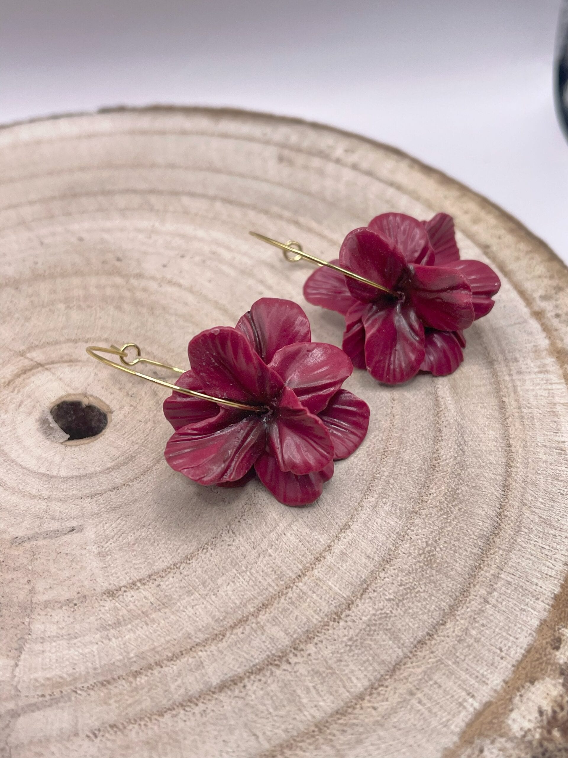 Pendientes Camelia Granate
